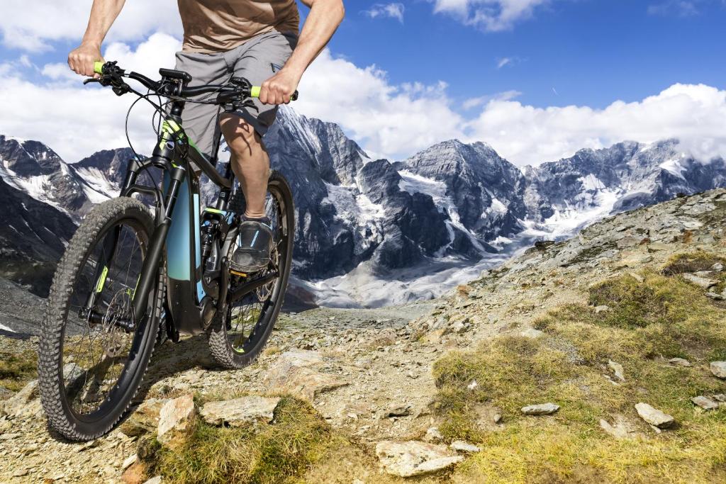 Jízda na kole v ubytování Hotel Crystal - KitzHorn Suites nebo okolí