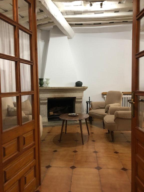 Posedenie v ubytovaní Casa Villamiel