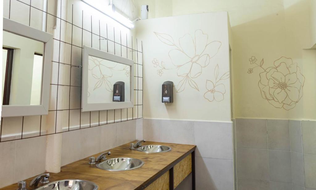 Koupelna v ubytování HOSTEL PUNTO RAMIREZ
