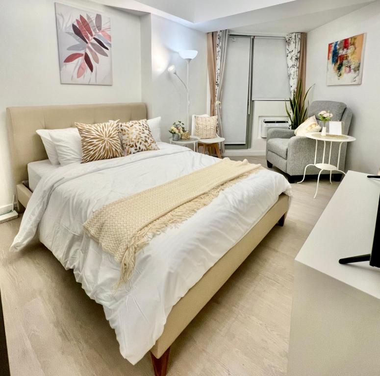 Stylish Condo Unit in Azure North with Relaxing Ambiance