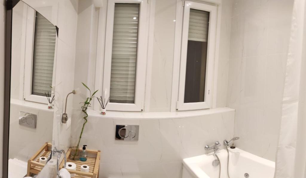 Ένα μπάνιο στο 57 HABITACION CENTRAL EN BILBAO con WIFI