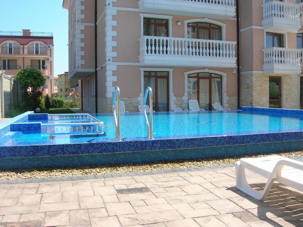 The swimming pool at or close to Guest House Aristokrat