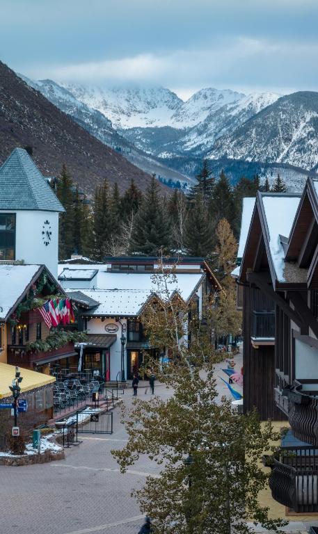 Nespecifikovaný výhled na hory nebo výhled na hory při pohledu z aparthotelu