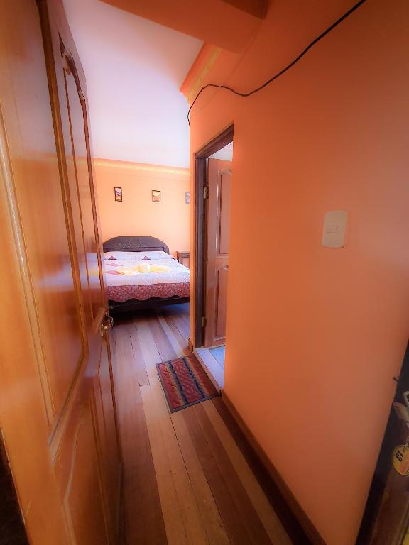 HOSTAL Luz YHOBIMAR - Habitación Doble Con Baño Privado