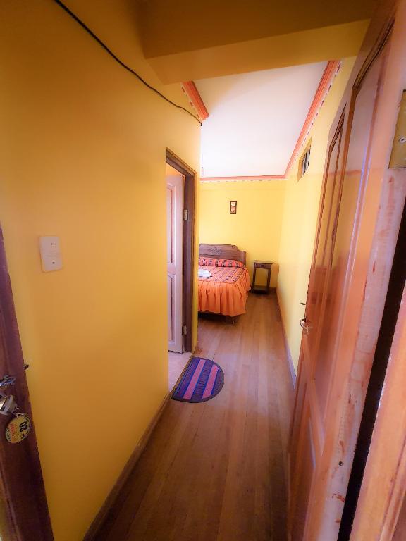 HOSTAL Luz YHOBIMAR - Habitación Doble Con Baño Privado