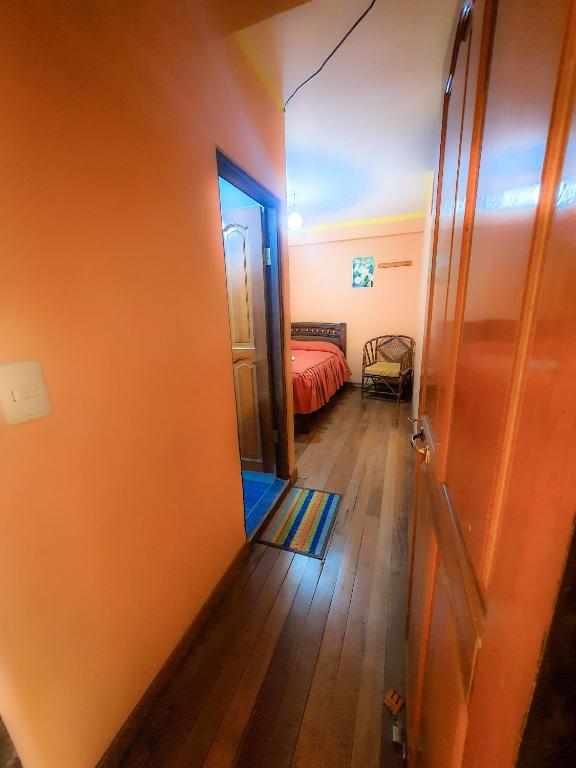 HOSTAL Luz YHOBIMAR - Habitación Familiar Con Ducha