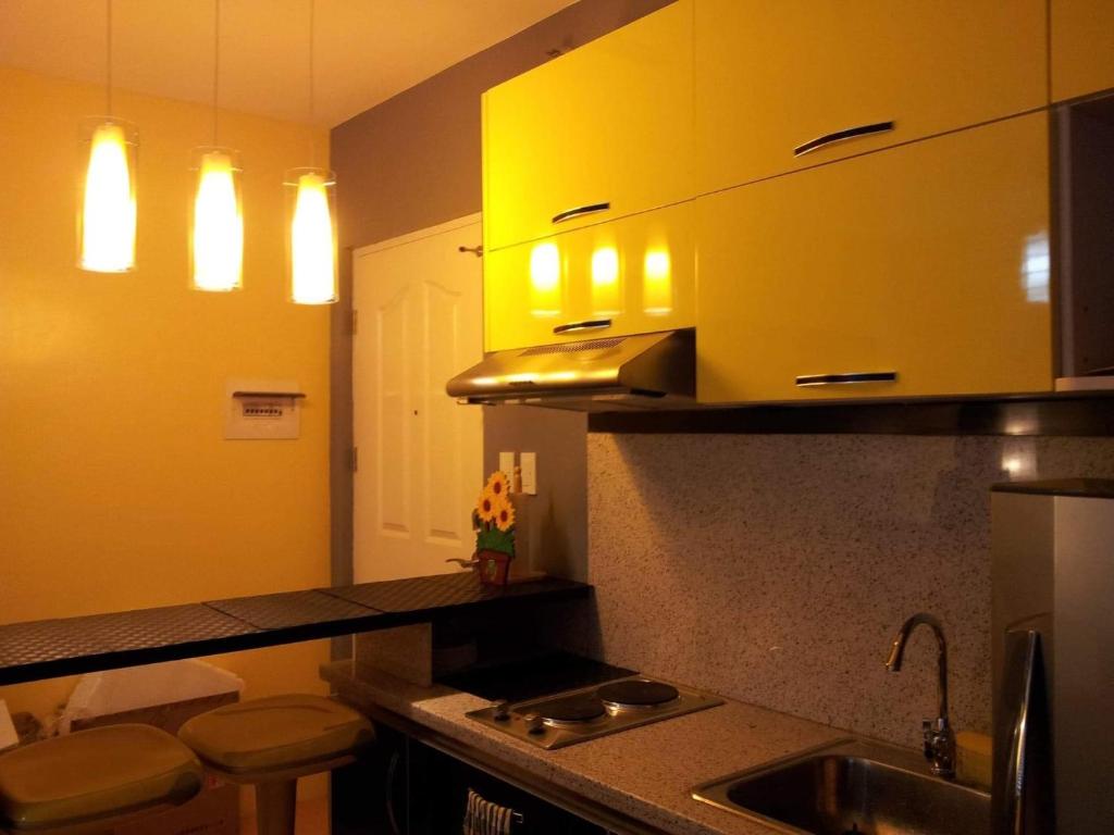 Cozy Staycation (1BR AVIDA TOWER CONDOMINIUM)