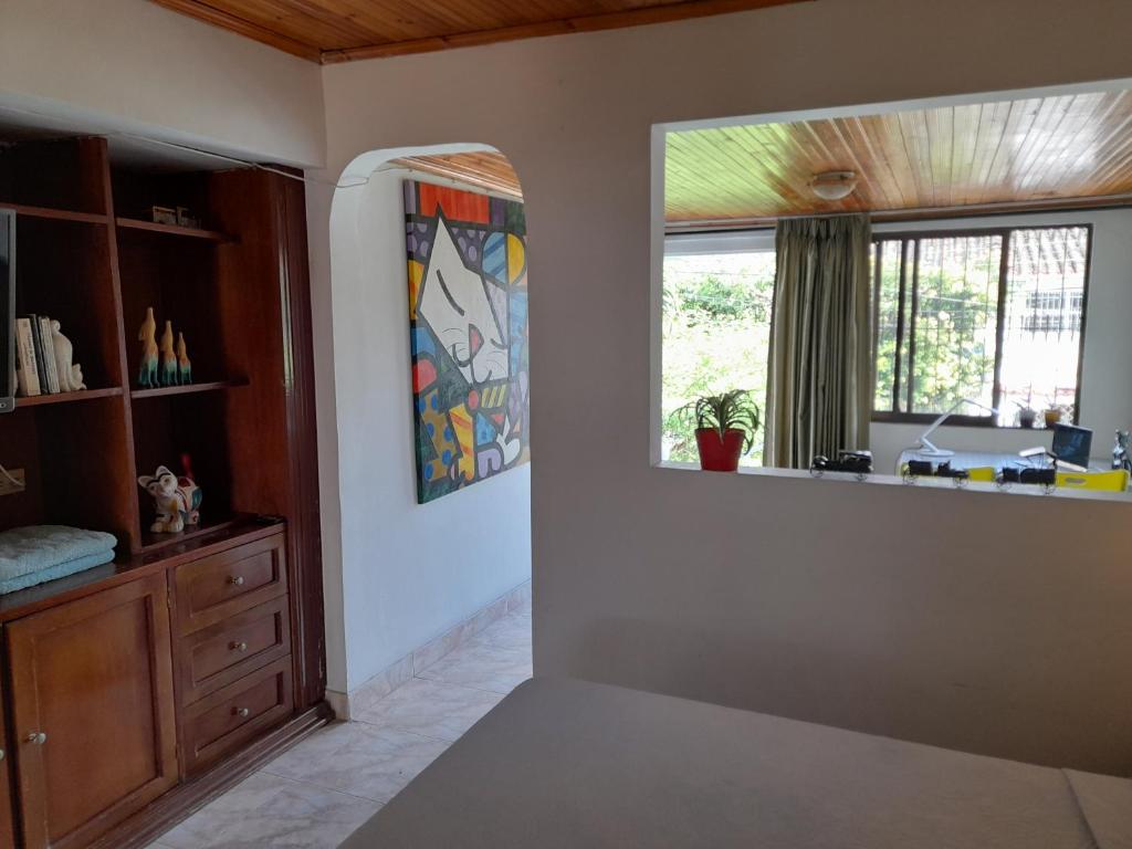 APTO # 8 SUR amplio con aire - One-Bedroom Apartment