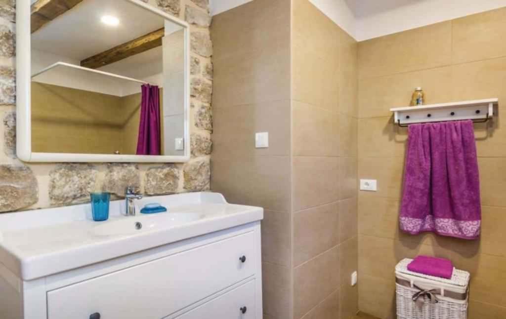 Fotografia z galérie ubytovania Holiday home in Njivice - Insel Krk 43058 v Njivice