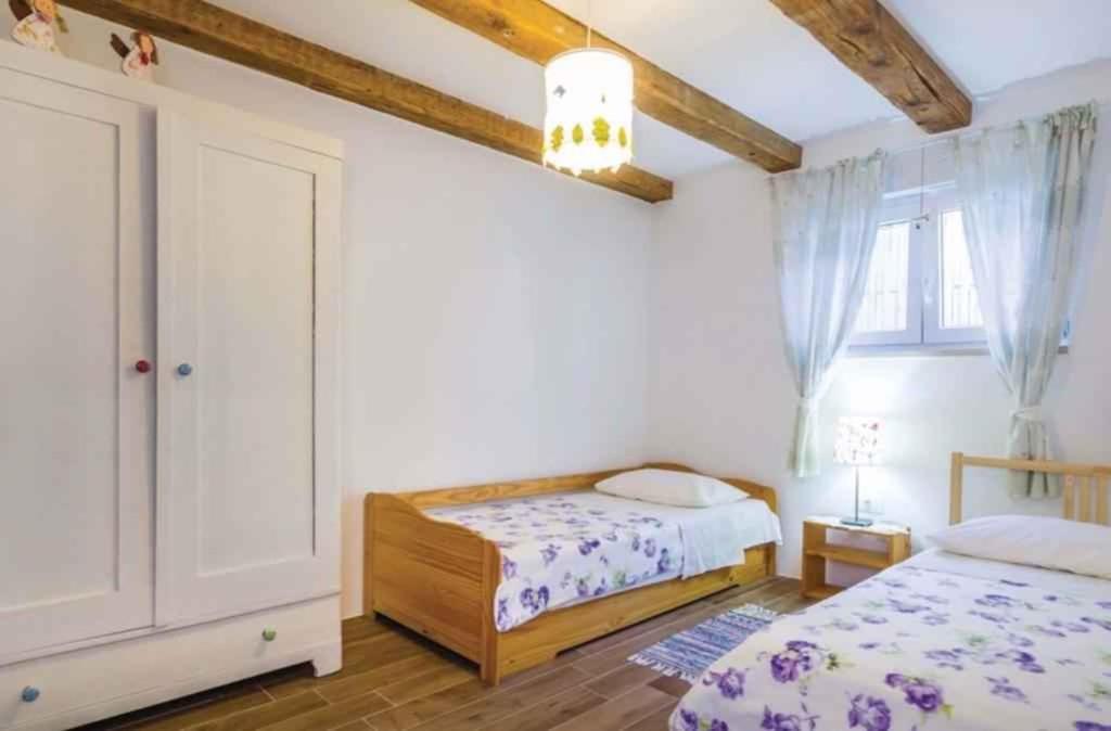 Fotografia z galérie ubytovania Holiday home in Njivice - Insel Krk 43058 v Njivice