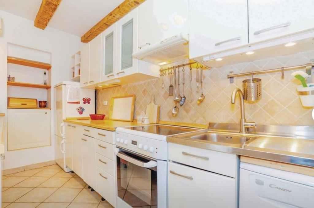 Fotografia z galérie ubytovania Holiday home in Njivice - Insel Krk 43058 v Njivice