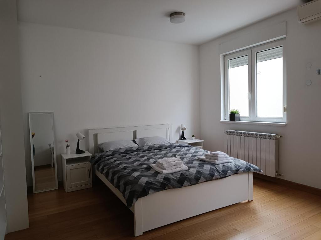 WHITE apartment - One-Bedroom Apartment