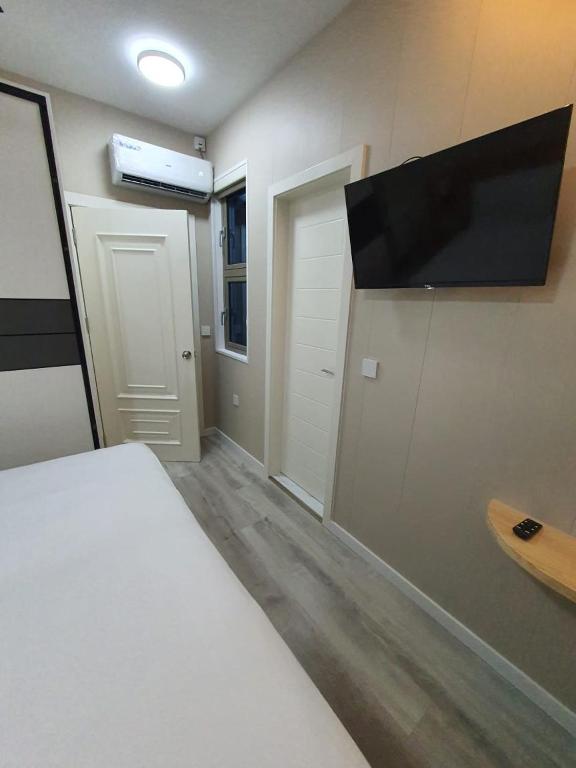 Tourist Inn Grand - 16