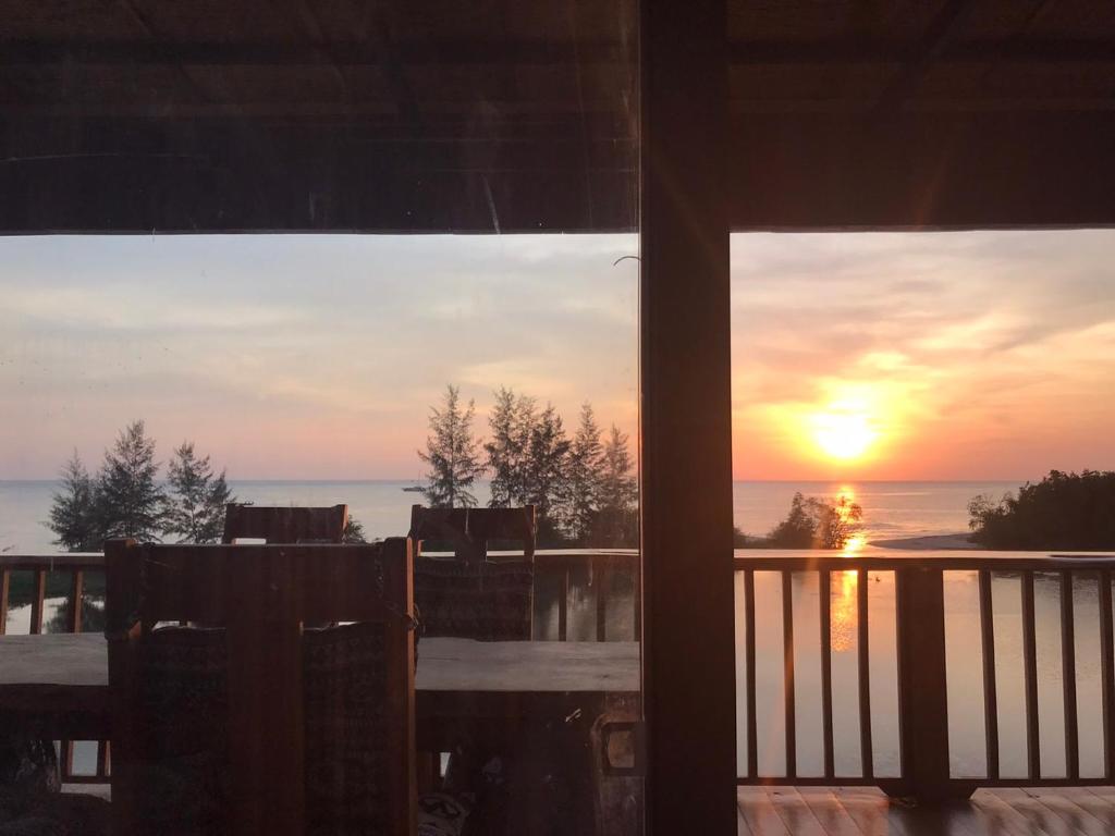 Phong cảnh thiên nhiên gần nhà khách