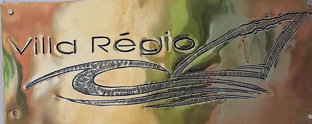 Naktsmītnes Villa Regio logotips vai norāde