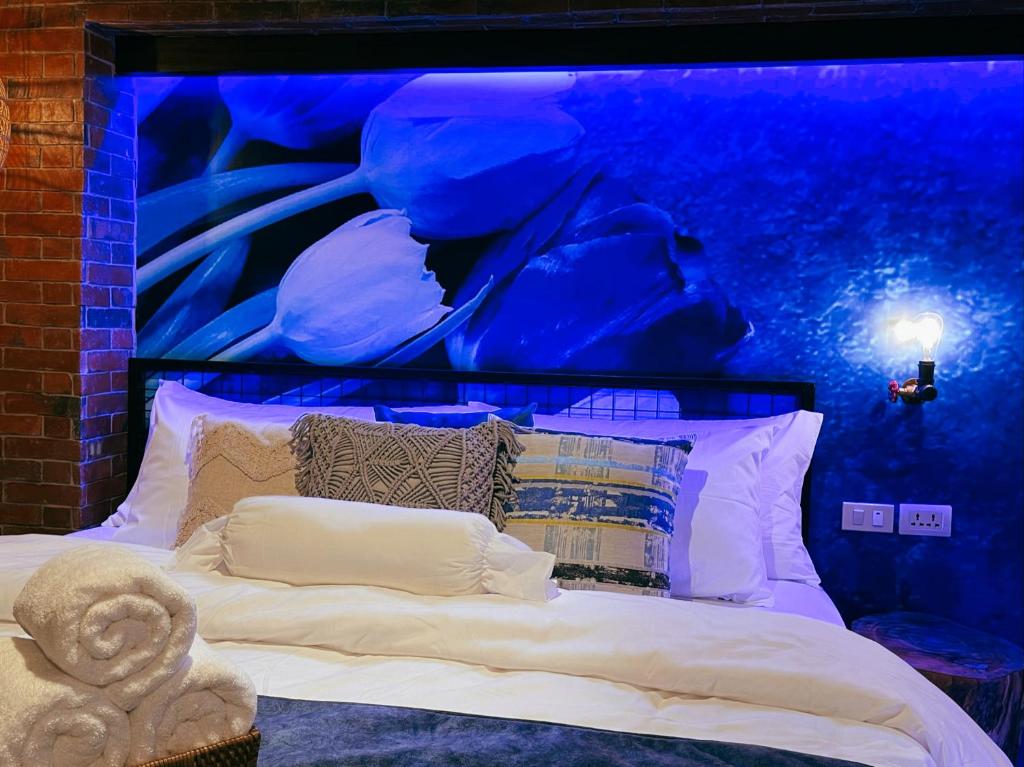 CLOCKWORKORANGE Luxury Suites - Deluxe King Studio