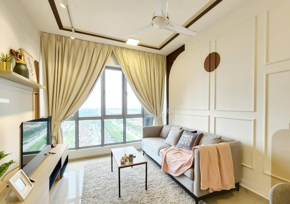 5 Min to GM Klang/1-5 Pax/Modern Design /Netflix - Apartamento De Dos Dormitorios