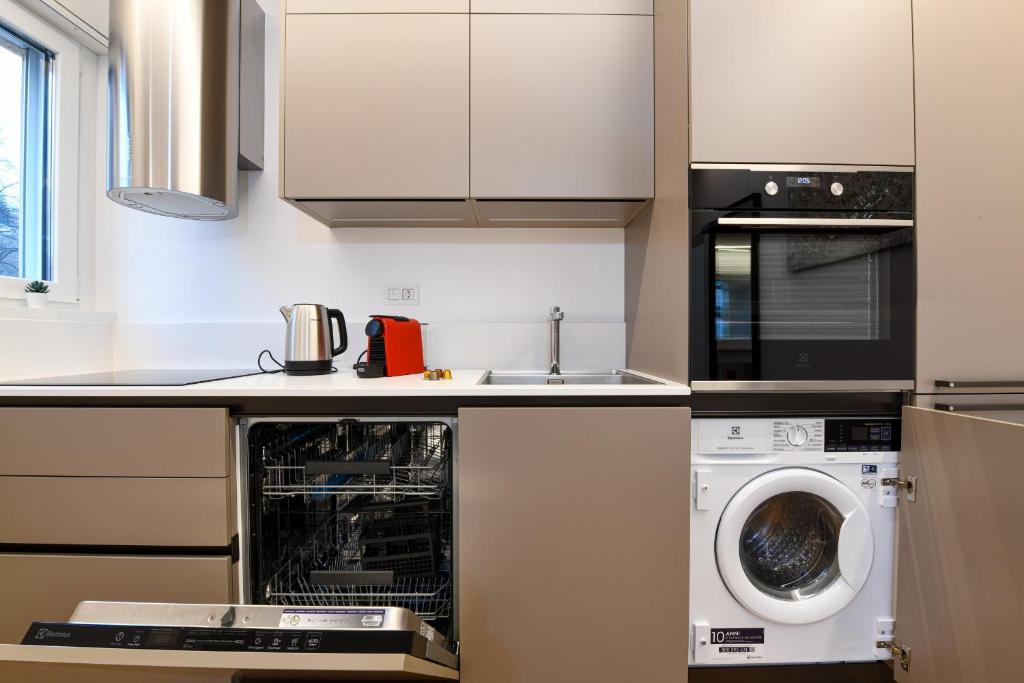 Lake Modern Suites - Free Parking - Resim 37