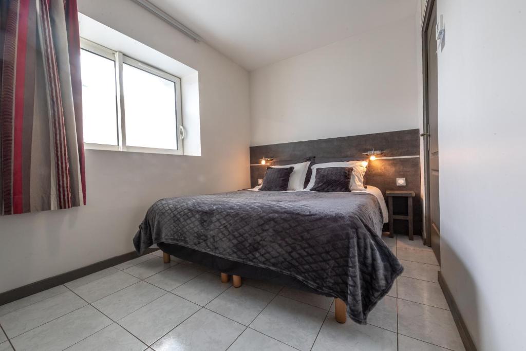 Hôtel de la Gare - Superior Queen Room