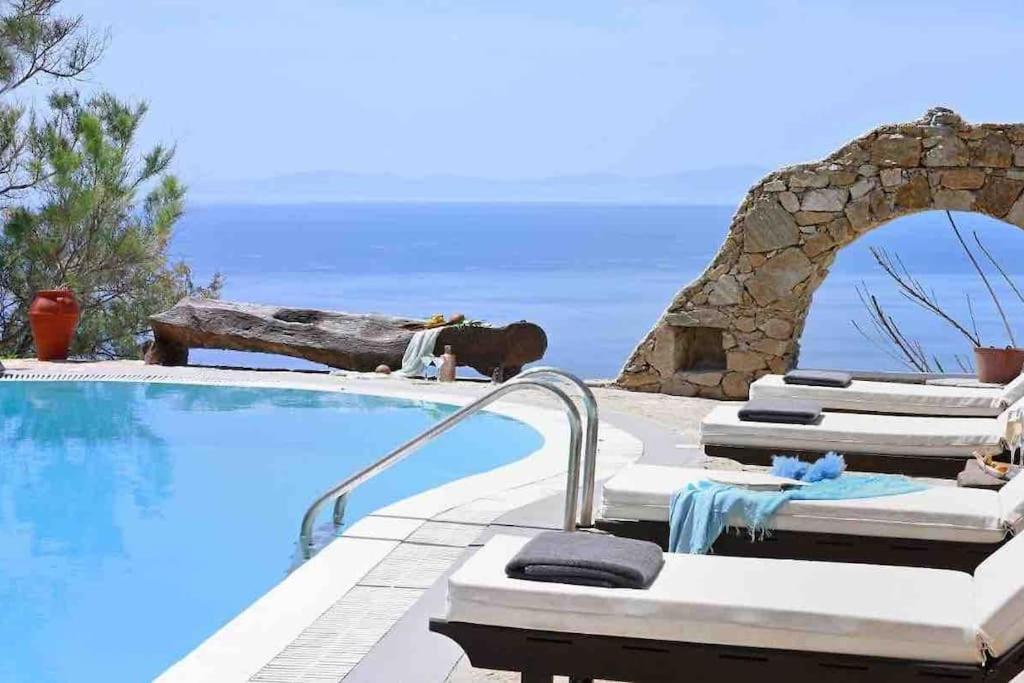 Bazén v ubytování Villa Navona Mykonos nebo v jeho okolí