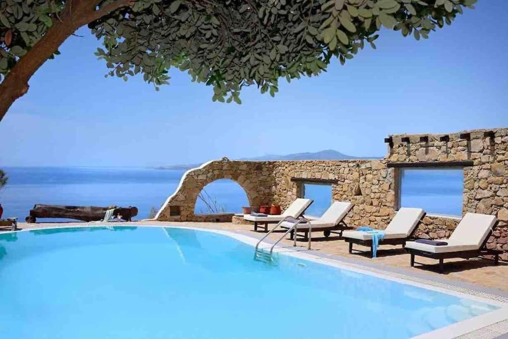 Bazén v ubytování Villa Navona Mykonos nebo v jeho okolí