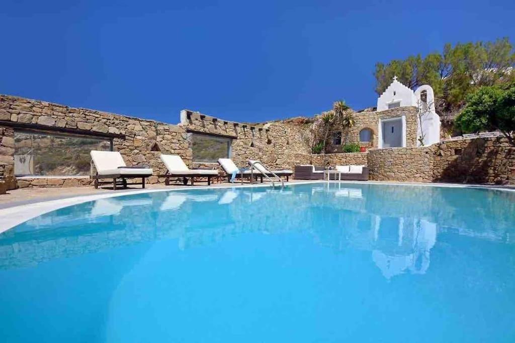 Bazén v ubytování Villa Navona Mykonos nebo v jeho okolí