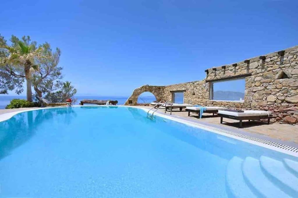 Bazén v ubytování Villa Navona Mykonos nebo v jeho okolí