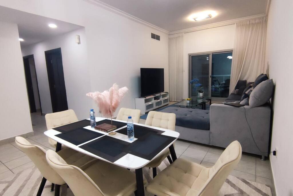 Comfy home 2 BHK well furnished Apartment in Marina, Dubai (updated
