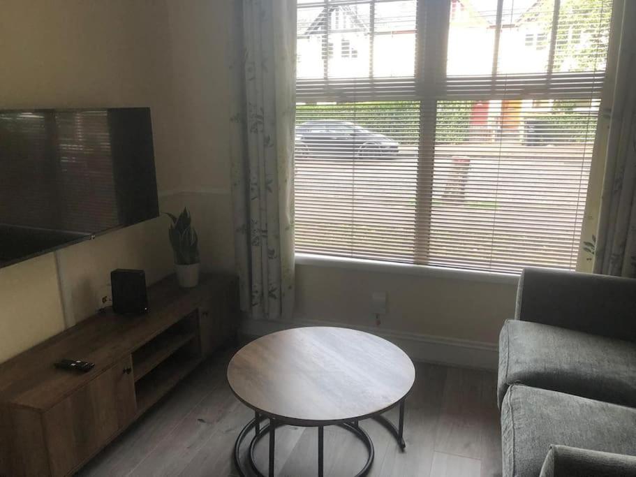 3bedroom in S.Belfast. Negotiable monthly prices., Belfast (updated prices 2024)