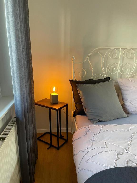 Postel nebo postele na pokoji v ubytování Ferienwohnung Frieda, Merzig