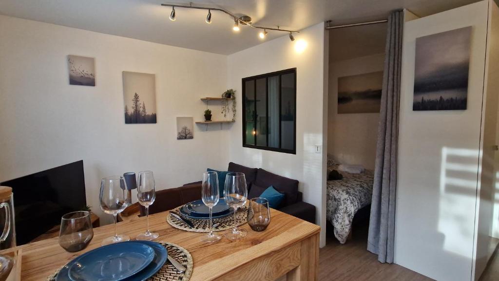 Fotografia z galérie ubytovania Beau studio très calme, parking privée gratuit, Netflix v destinácii Linas