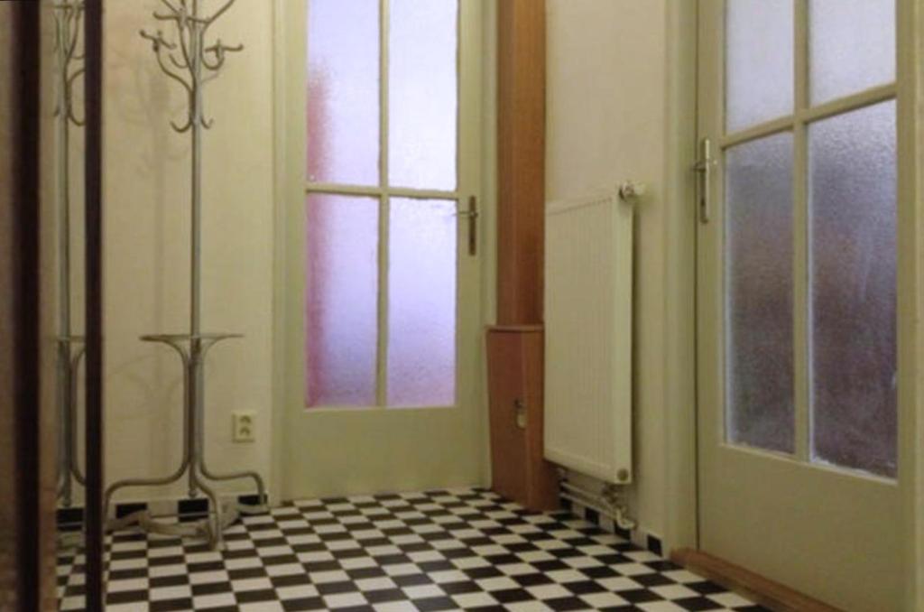 Apartment Sedlčanská - You Will Save Money Here - equipped with antique furniture - Apartment With Balcony