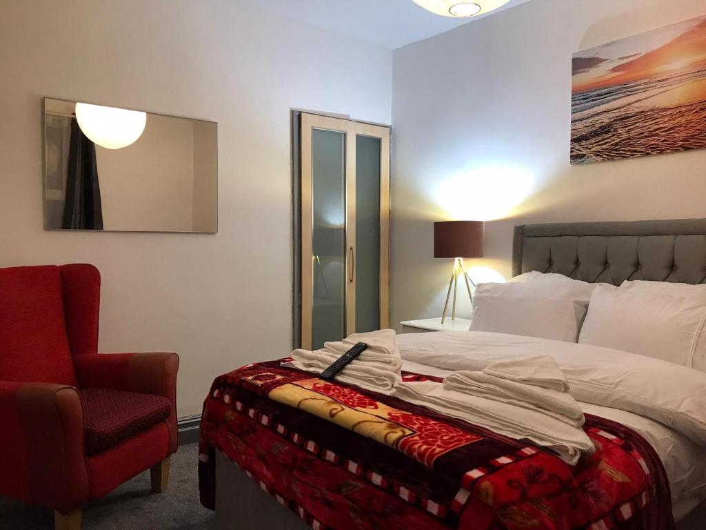 Ego SA Ltd, Skipton Villa, 4 bedrooms 4 double beds