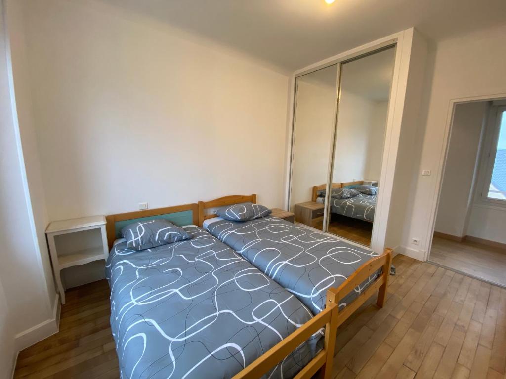 Posteľ alebo postele v izbe v ubytovaní Appartement T4 Cité Cardaillac, Parking Privé, Wifi