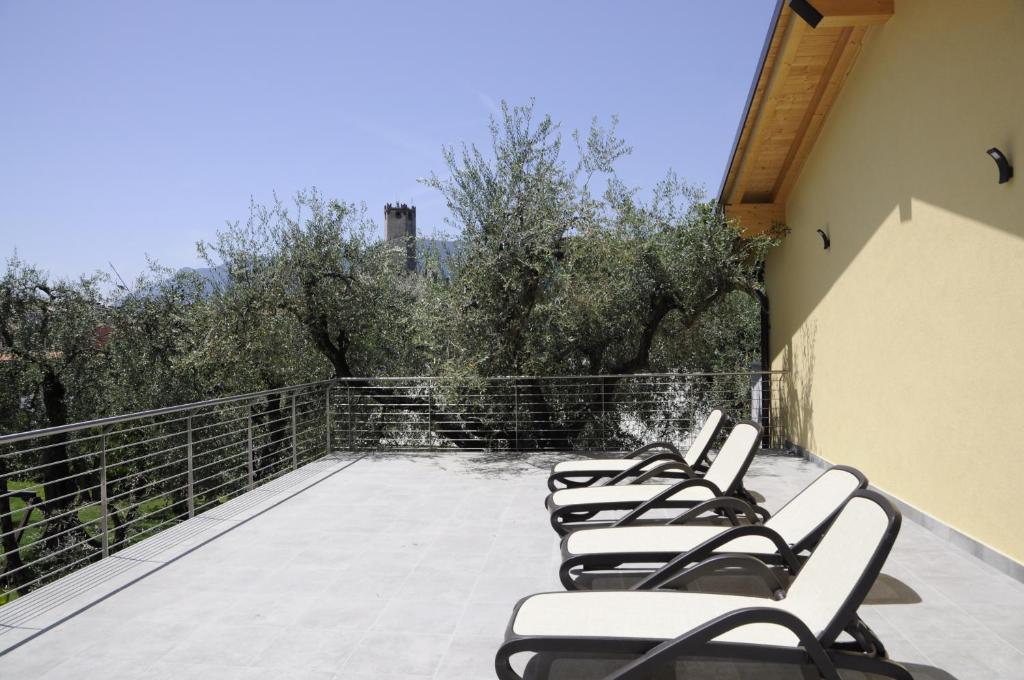 Balkon lub taras w obiekcie Casa Guarnati Lake View Apartments
