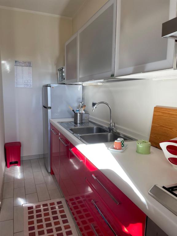 Kuchyňa alebo kuchynka v ubytovaní A Casa di Amici - intero appartamento - Free parking - wi-fi