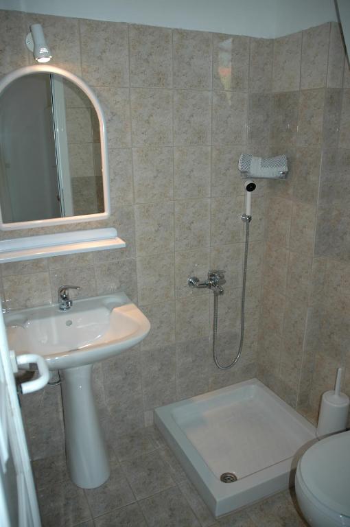 Ein Badezimmer in der Unterkunft Iron House