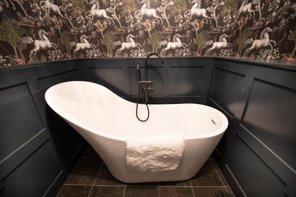 The Angel of Bow - Resim 12