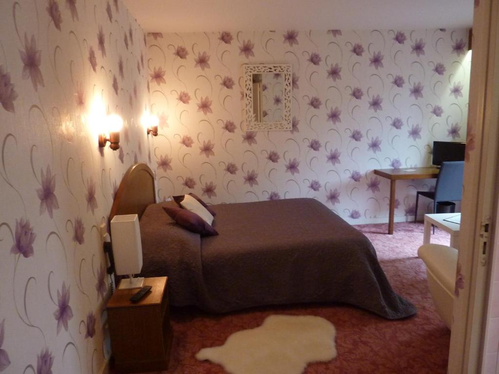 Hôtel A La Renommée - Tweepersoonskamer