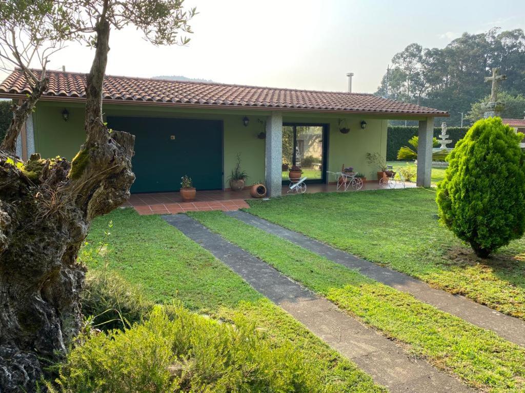 Zahrada ubytování Villa Bimba, alojamiento con piscina y barbacoa