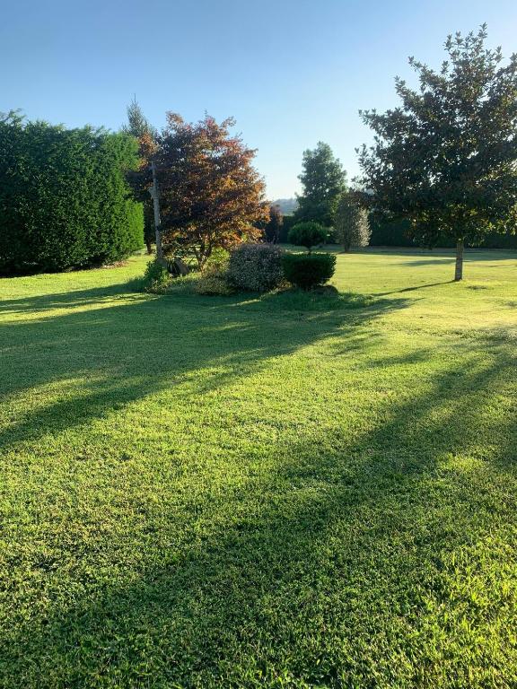 Zahrada ubytování Villa Bimba, alojamiento con piscina y barbacoa