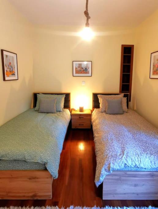 Posteľ alebo postele v izbe v ubytovaní Lucy's apartment