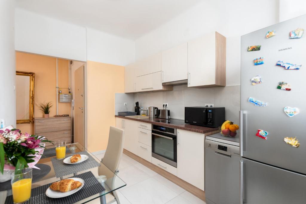 Budapest Deluxe Apartman with free parking place 1143 Budapest, 35 Hungária körút kép - 1