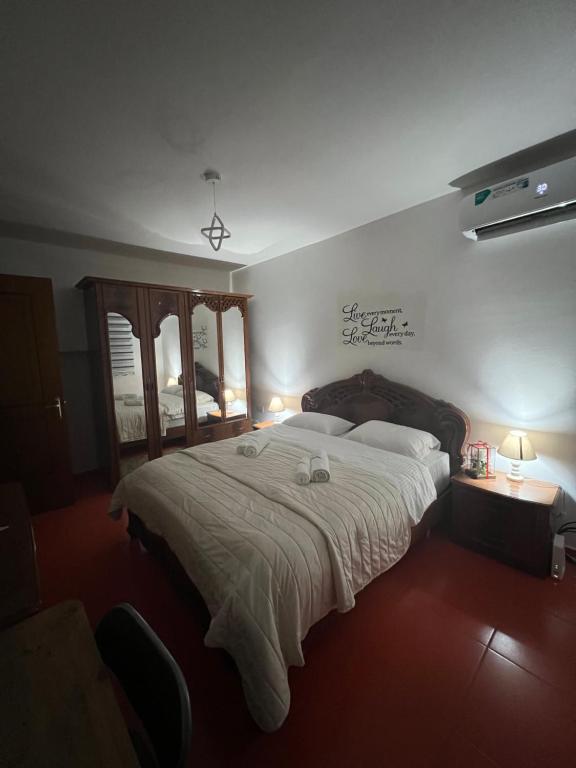 Aunt's Place - Image 2