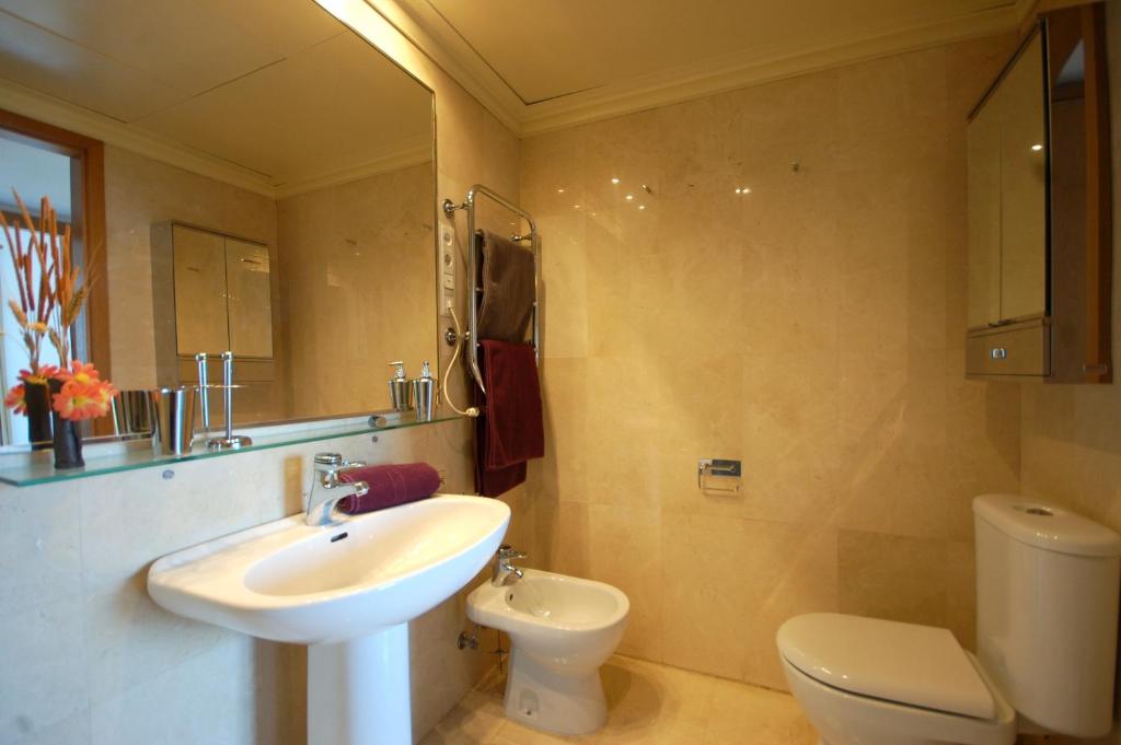 Lets Holidays Apartment Sea Views in Barcelona, Barcellona ...
