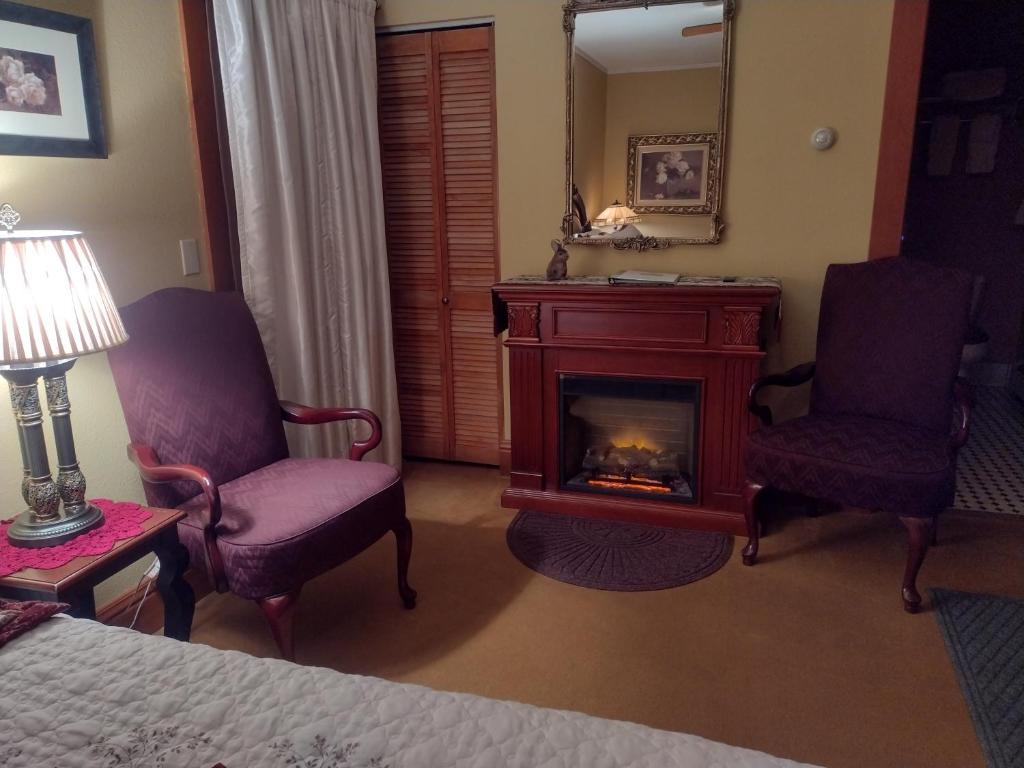 Istumisnurk majutusasutuses The Historic Elk Mountain Hotel