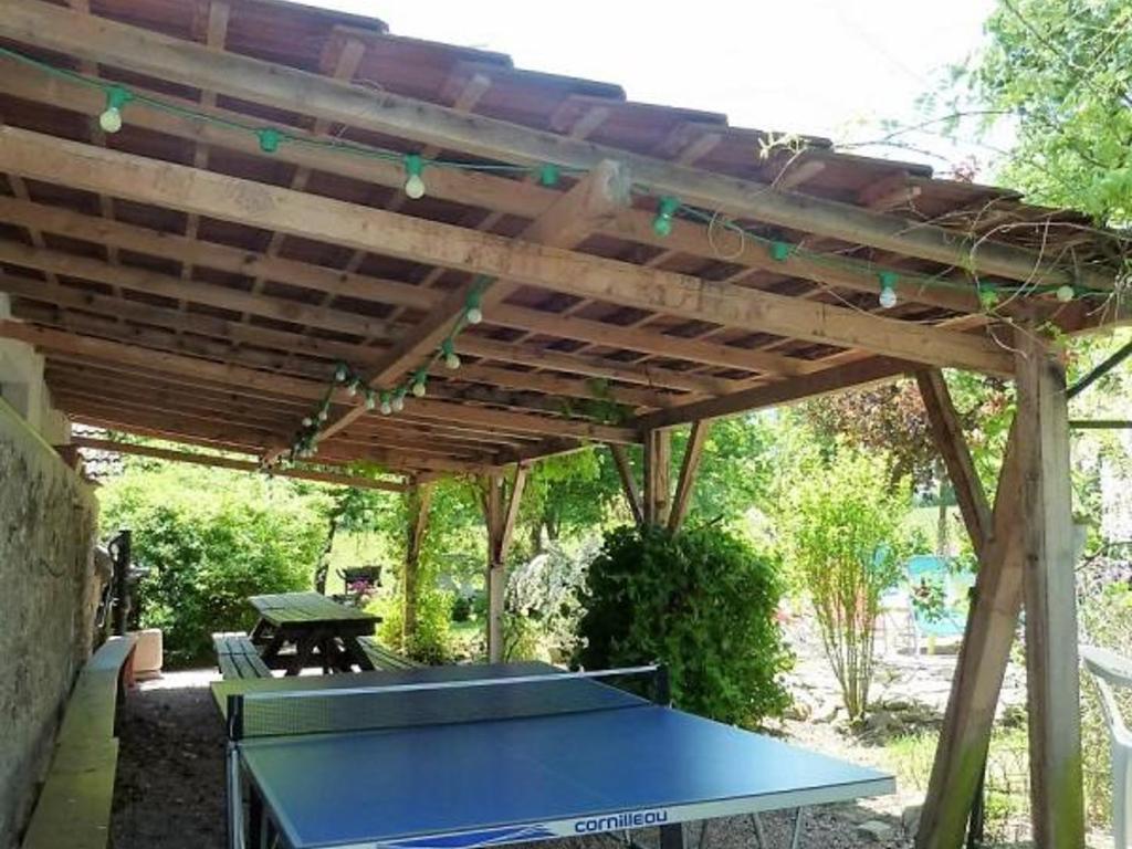 Stolní tenis v ubytování Grande maison rénovée avec jardin clos, idéale pour familles et amis, équipements variés, animaux acceptés - FR-1-489-50 nebo okolí