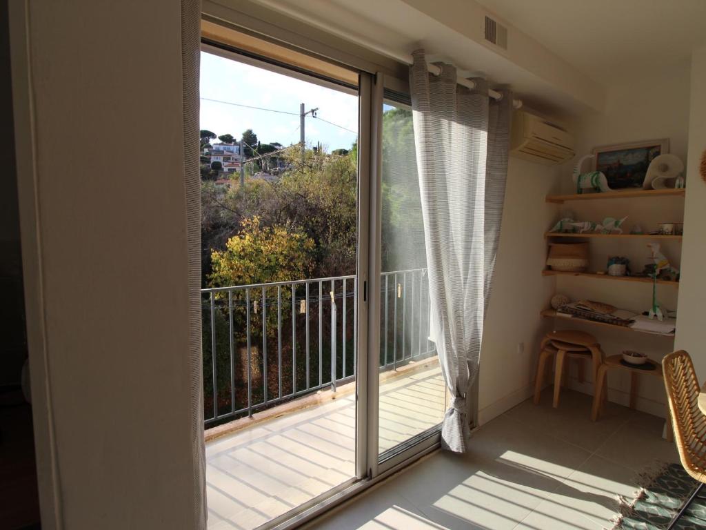 Balkón alebo terasa v ubytovaní Appartement moderne climatisé avec Wi-Fi à 300m du centre-ville et de la plage à Collioure - FR-1-309-355