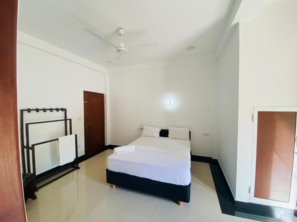 The Kingslayer Resort - 2