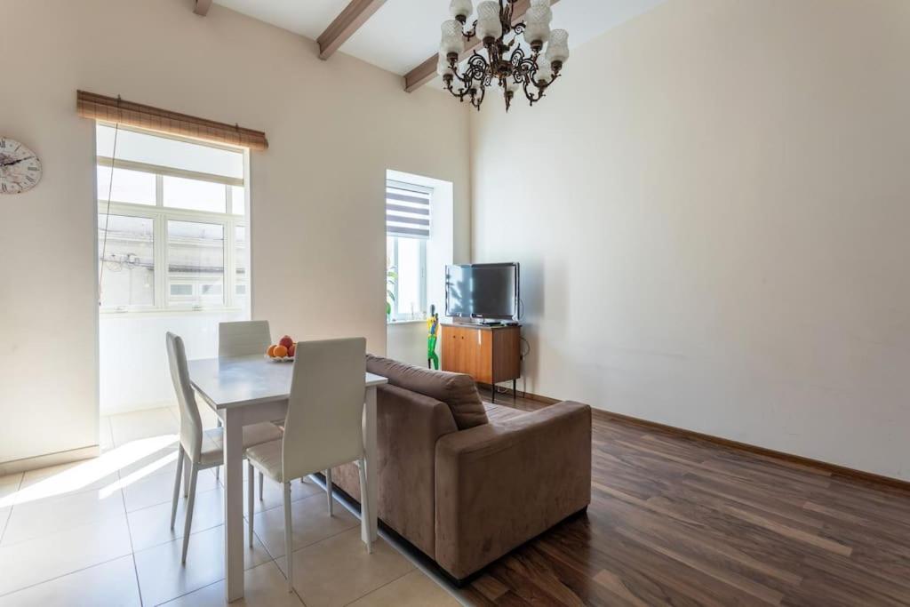 TV a/nebo společenská místnost v ubytování Modern stylish flat near Valletta and Sliema!